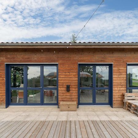 Camping Le Mont Libre - Cottage & Espace Nature - Gannat Bagian luar foto