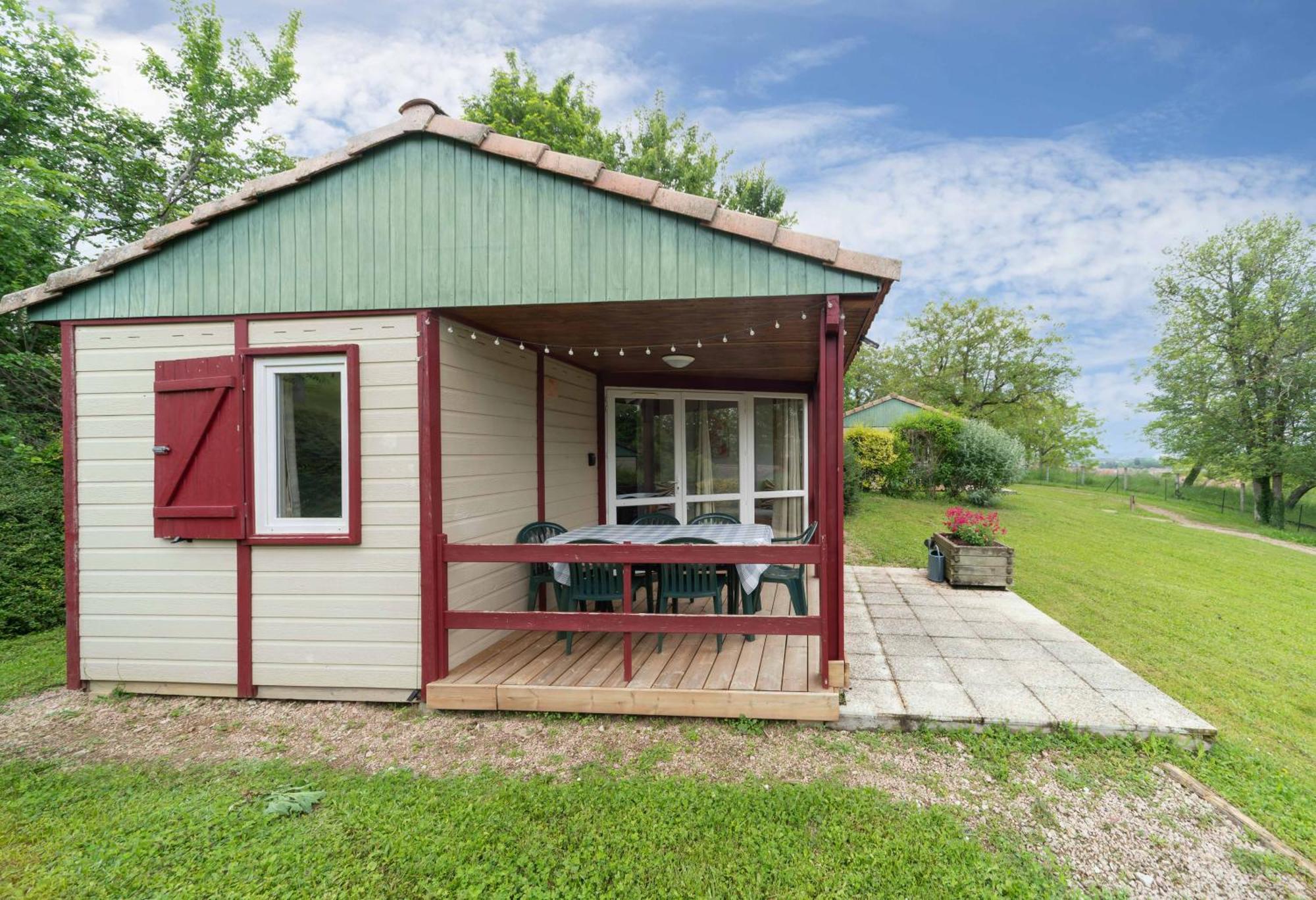 Camping Le Mont Libre - Cottage & Espace Nature - Gannat Bagian luar foto