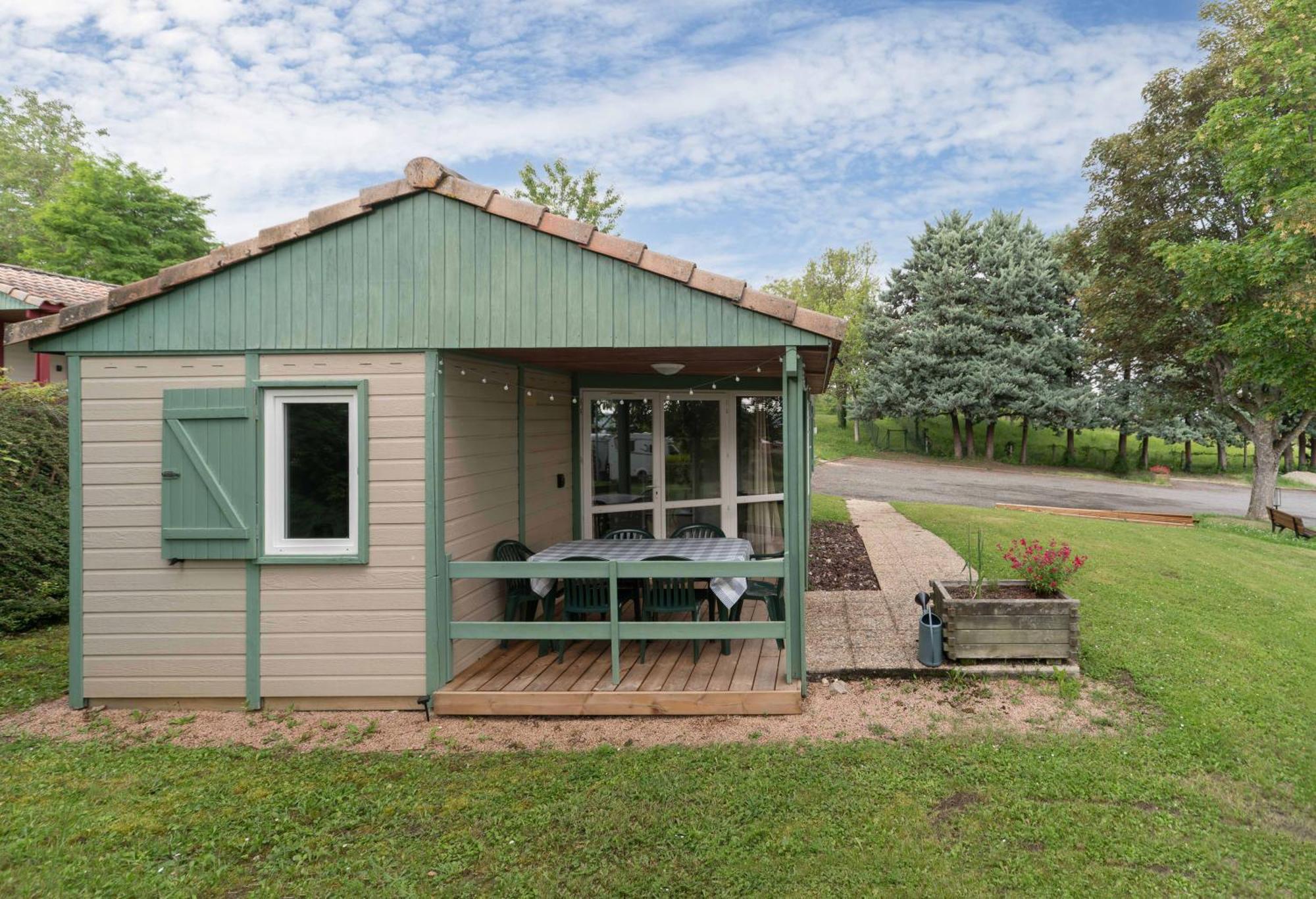 Camping Le Mont Libre - Cottage & Espace Nature - Gannat Bagian luar foto