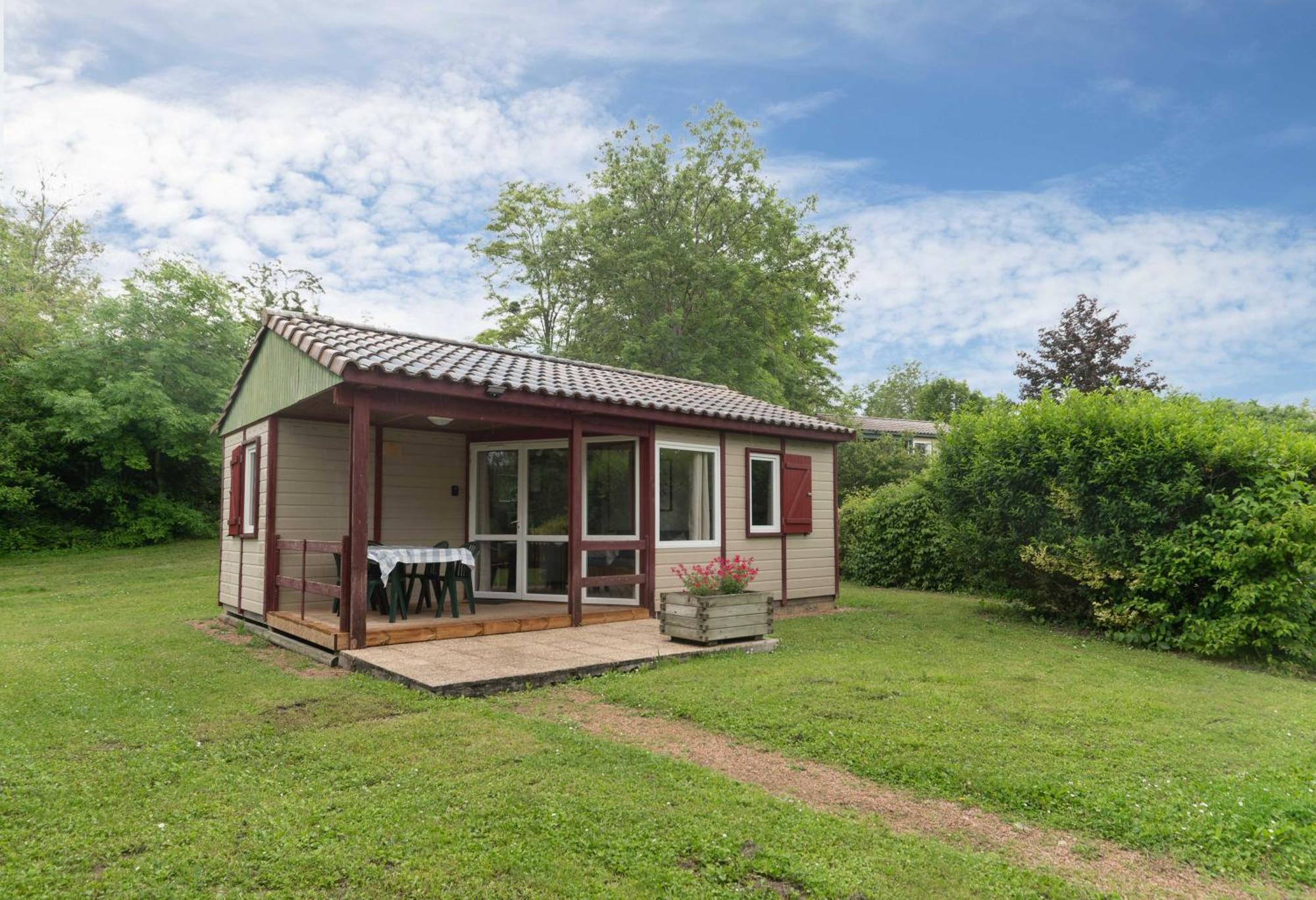 Camping Le Mont Libre - Cottage & Espace Nature - Gannat Bagian luar foto