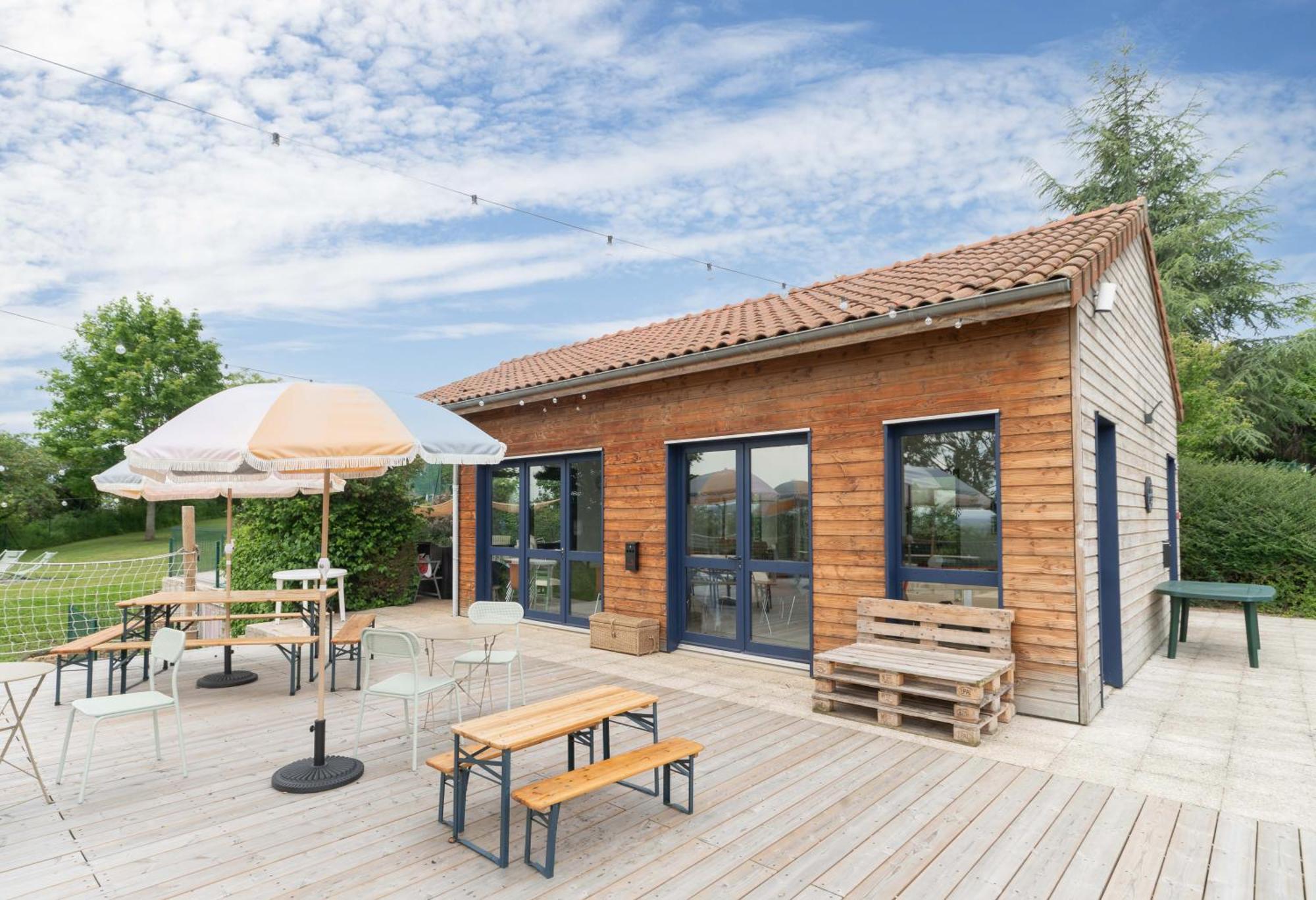 Camping Le Mont Libre - Cottage & Espace Nature - Gannat Bagian luar foto