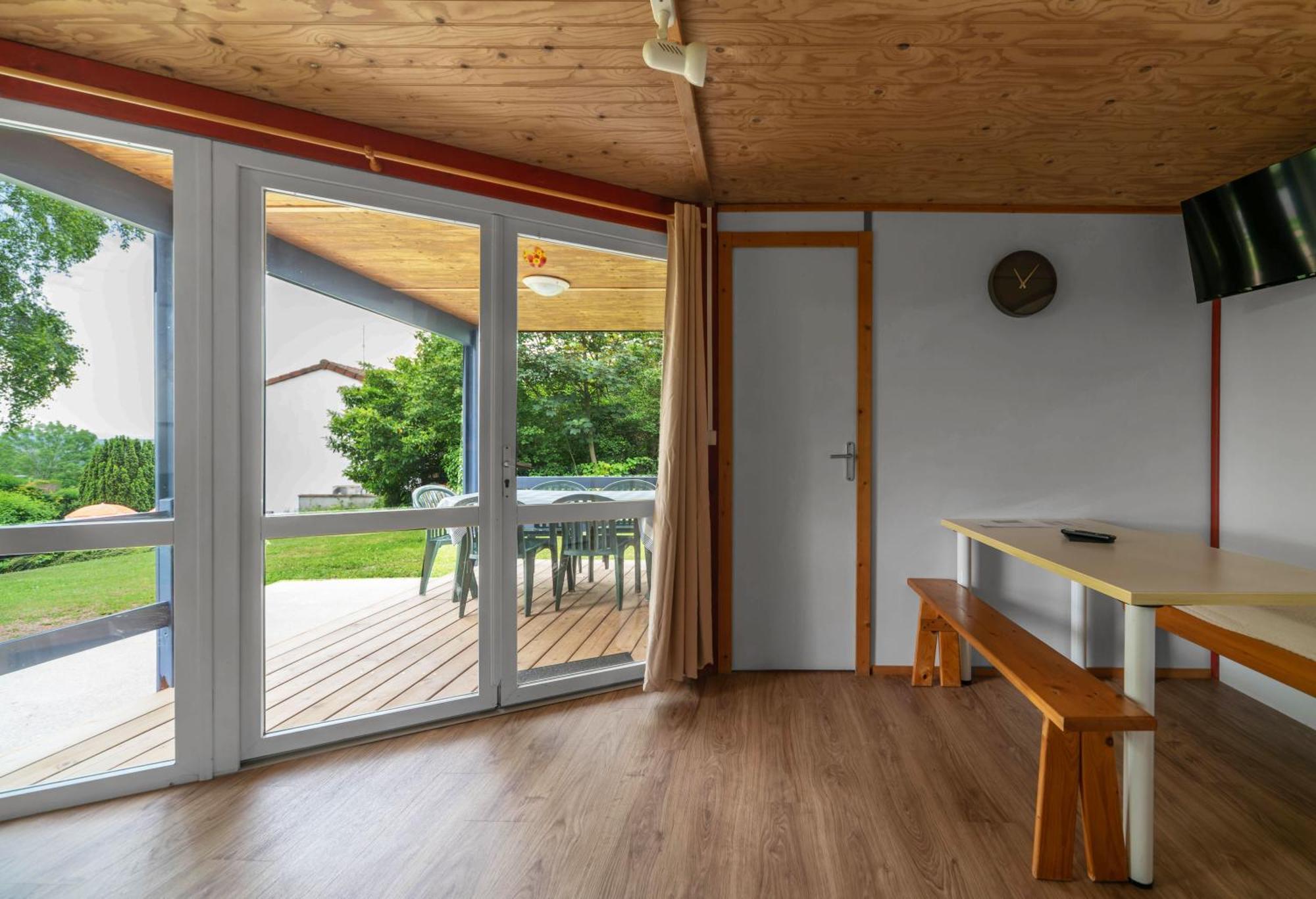 Camping Le Mont Libre - Cottage & Espace Nature - Gannat Bagian luar foto